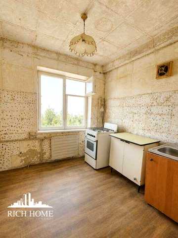 ! вул. Чистякіська. Продаж 2к квартири біля метро під ваше дизайнерське рішення.