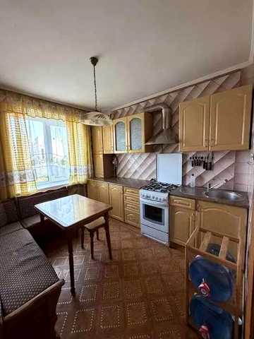 • Затишна 2-кімнатна квартира (56м²) по вул. Карела Чапека, 8