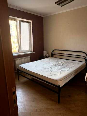 Довгострокова оренда  3-кім квартири , вул. Рональда Рейгана