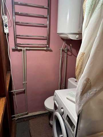 Здам 1к.кв.по суті 2-кімнати; в центрі Ірпеня,(в гуртожитку)Вільна.Облаштована необхідним.Стан норм!