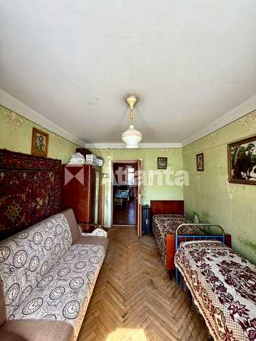 Продаж двокімнатної квартири, вул. Лазаренка