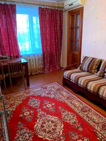 Сдам 3-х кімнатну квартиру р-н Фурманова 3/9пан будинка 65м косметика