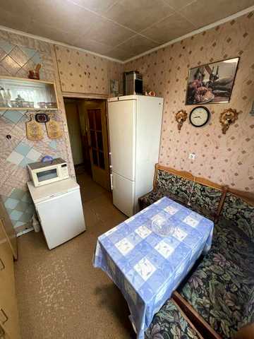 Продаж 2 к кв Закревського 85