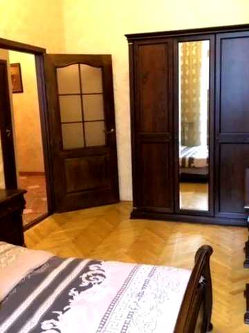 Можна з собачкою. Газ, бойлер. Метро Палац Спорту 2 хв пішки. Гулівер. Басейна. Оренда двокімнатної квартири в Києві