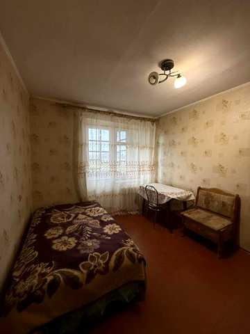 Терміново здається 2 км кварт Комарова, вільна, ключі!