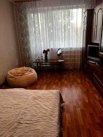 ОРЕНДА, двокімнатна квартира, зуп. 11 школа, косметичний ремонт. З 1.11