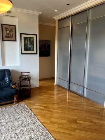 None 900 USD