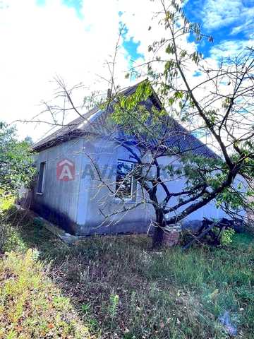 Продається будинок в СМТ Ірдинь. Центр.
