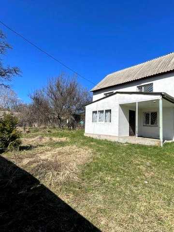Продаж будинку біля лісу