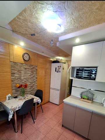 Продам квартиру в центрі міста