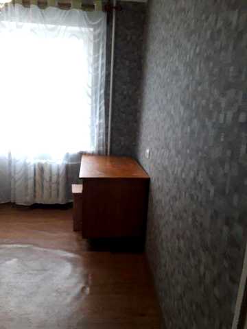 Здам 1 к-ну квартиру.Частково мeбльована. Відінська.