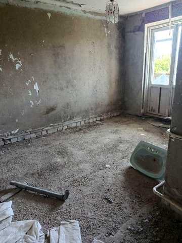 Продам квартиру под ремонт