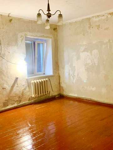 Продам квартиру.  Центр міста.