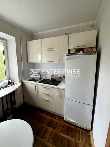 Продаж 1к квартири 32 м² на вул. Верховинна, метро Житомирська