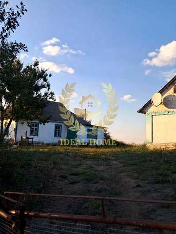 Продам будинок в Дроздах: 2 кімн., 41/23/12 м², 32 сотки землі.