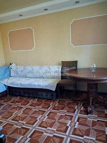 Здається трикімнатна квартира