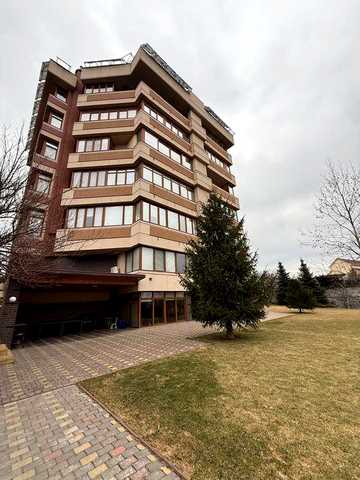 Продам 3к квартиру 160м2. Тихий центр. Клубный дом