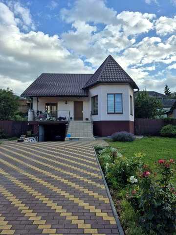 Здам будинок на довгий термін в ценрі міста