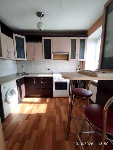 Продам  2 х  кмнатну квартиру
