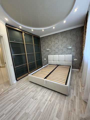None 600 USD