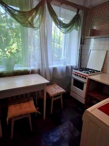 Курська, 4/1  Продаж 1кімн.  біля парку і Солом. площі