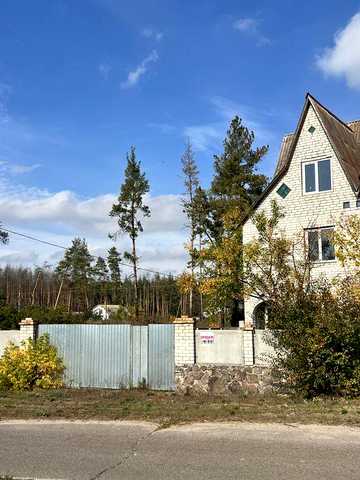 ПРОДАМ  частину будинку в с. ВЕРГУНИ з комунікаціями  30000$