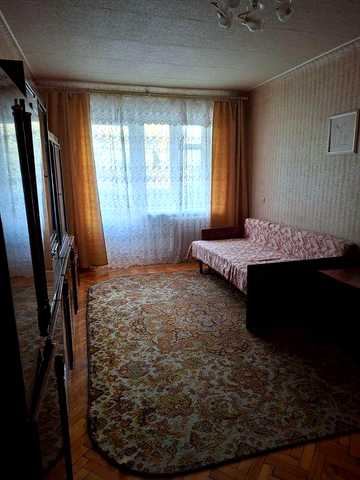 Сдам 2х ком. квартиру, р-н ХТЗ, 2/5 эт дома. Находится возле 25 больницы, метро 10 мин ходьбы.