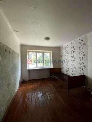 Продам 1к квартиру.Кирпичный дом.Этаж 1 Обуховка 8800$