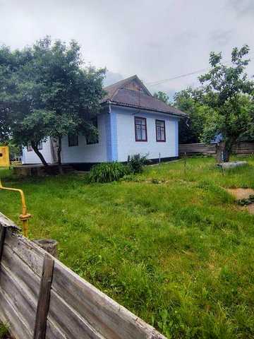 Будинок у тихому районі з земельною ділянкою