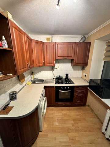 Аренда 3к квартиры. Алана Шепарда 13. Суворова. Титова