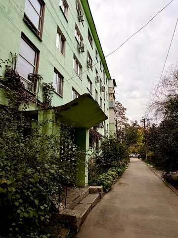 продам 1-комнатную квартиру на Слобожанском. Правда. Солнечный