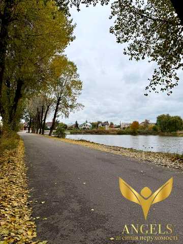 Оренда двоповерхового будинку LUX Лісопаркова: 5 спален, 3 санвузли, баня, гараж, 4 паркомісця