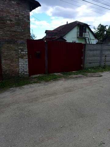 Сдам в аренду в г.Киеве Троещина Деснянский рн кирпичный гараж-сарай под приемку вторсырья,раскрученная точка. Рядом ул.Радунская,ул. Лаврухина.