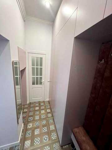 Продається 2-кімнатна квартира у центрі міста