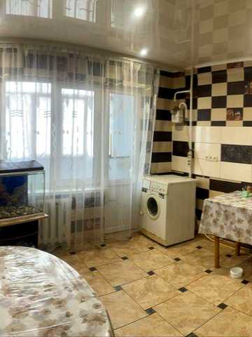 Здаю 2 кім кв  чешка ютз в дворі гараж