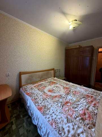 Здається 2 кімнатна квартира в центрі  міста .