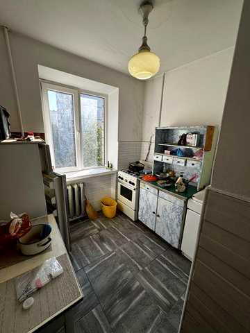 Продам 2 кімнатну квартиру, вул. Героїв Майдану