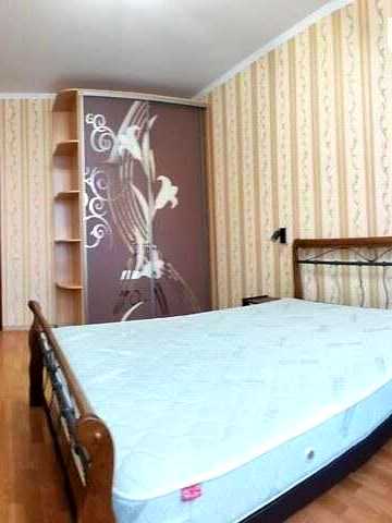 Оренда квартири 72 м² біля метро Позняки. Поряд ТРЦ PIRAMIDA, працює ЛІФТ під час відключень. Київ | Дарницький район