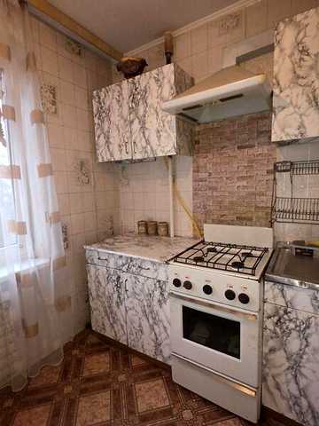 Довгострокова оренда 1к Квартира Сінна (Добровольського) вулиця