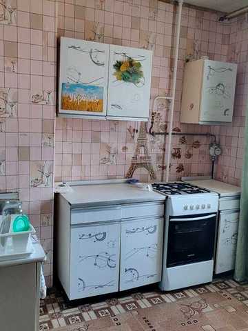 Оренда квартири на Таврійському . Другий поверх .