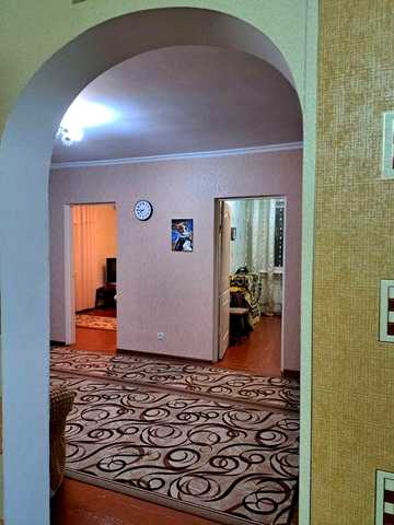 Квартира неподалік центру міста.