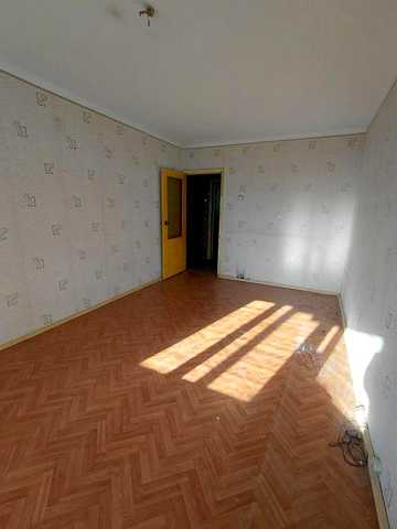 Продам 3 кім квартиру біля метро Перемога