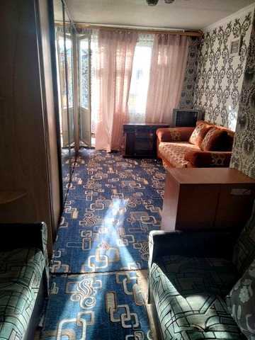 1-к кв Руська 219В,40м²,8поверх.Нові меблі, шафа-купе, 2 дивани,холодильник, бойлер, пралка, балкон. Газ та опалення працюють БЕЗ СВІТЛА! Лічильники.