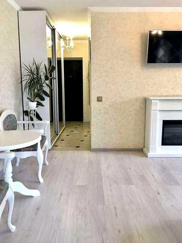 Продам 2-кімн. Маккейна Джона вул. 35б, 45 м.кв