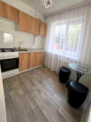 Продам 1 кім квартиру в центрі міста зупинка Спартак