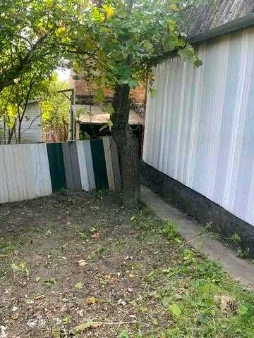 Будинок з земельною ділянкою