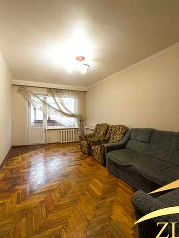 Продаж 3-к квартири на Пісках