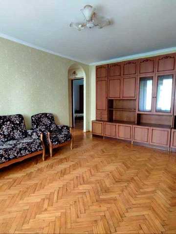 3ср. метро КПІ, вул. Борщагівська 117