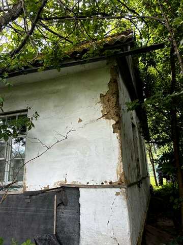 Продам стару хату з землею під город 35сот. в селі