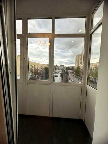 Оренда великоі 3 к сталінки в центрі